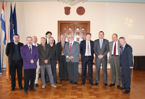 Beginning of the International and Interdisciplinary Scientific Symposium on Transition