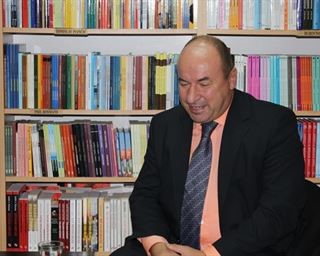 Full Professor Ante Uglešić Visits the Verbum Bookstore