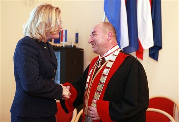 Full Professor Ante Uglešić, Rector of the University of Zadar, awarded with a gold medal of the Republic of Austria