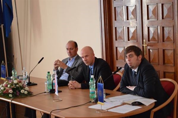 Održan okrugli stol ''Je li sve tako crno?''