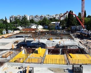 ŽIVO JE NA GRADILIŠTU NOVOG KAMPUSA Radove na studentskoj menzi s paviljonima nije zaustavio ni koronavirus