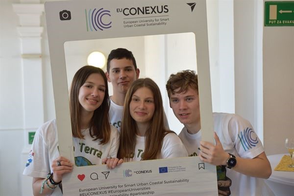 OŠ Šime Budinić i OŠ Smiljevac pametnim zgradama izborili nastup na međunarodnom natjecanju EU-CONEXUS