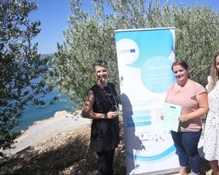 Sveučilište u Zadru lokalnim OPG-ovima dodijelilo certifikate ostvarene u okviru projekta TAKE IT SLOW